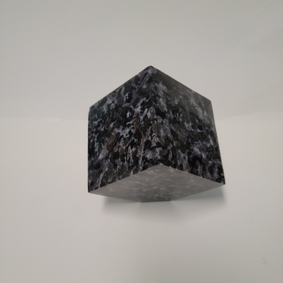 Cube crystal - Picture 3 of 7